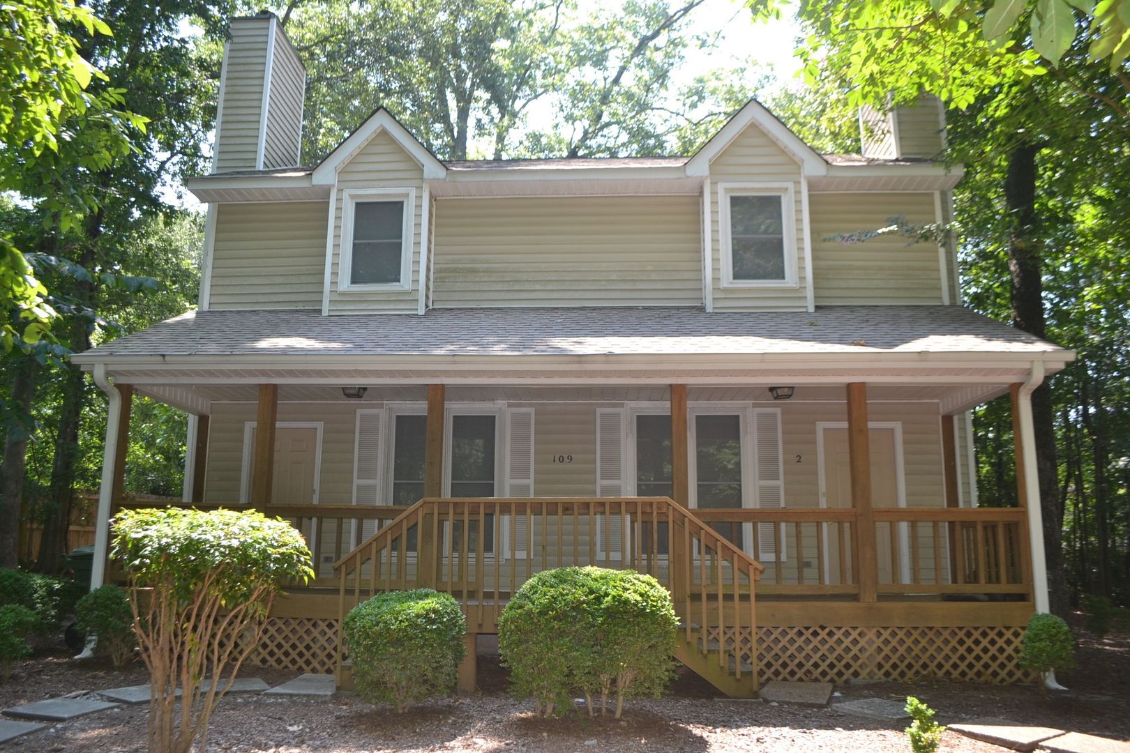 Clemson Apartment: 109 Clemson St