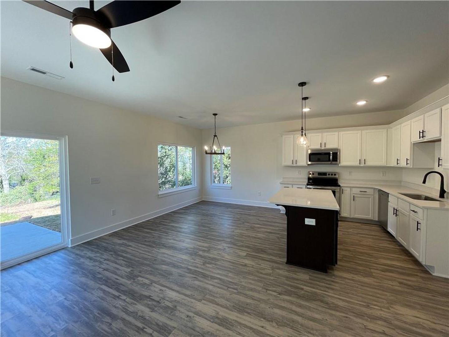 Seneca House: 108 W North 3rd St