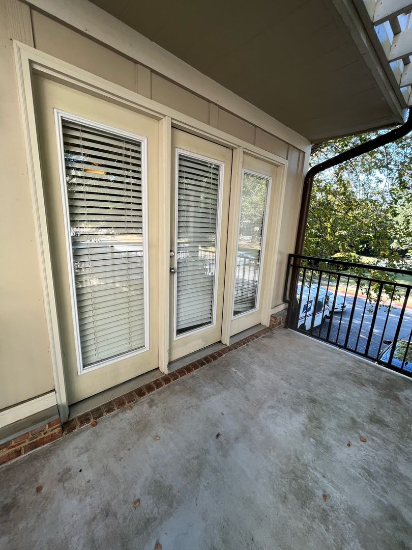 Clemson Apartment: 833 Old Greenville Hwy