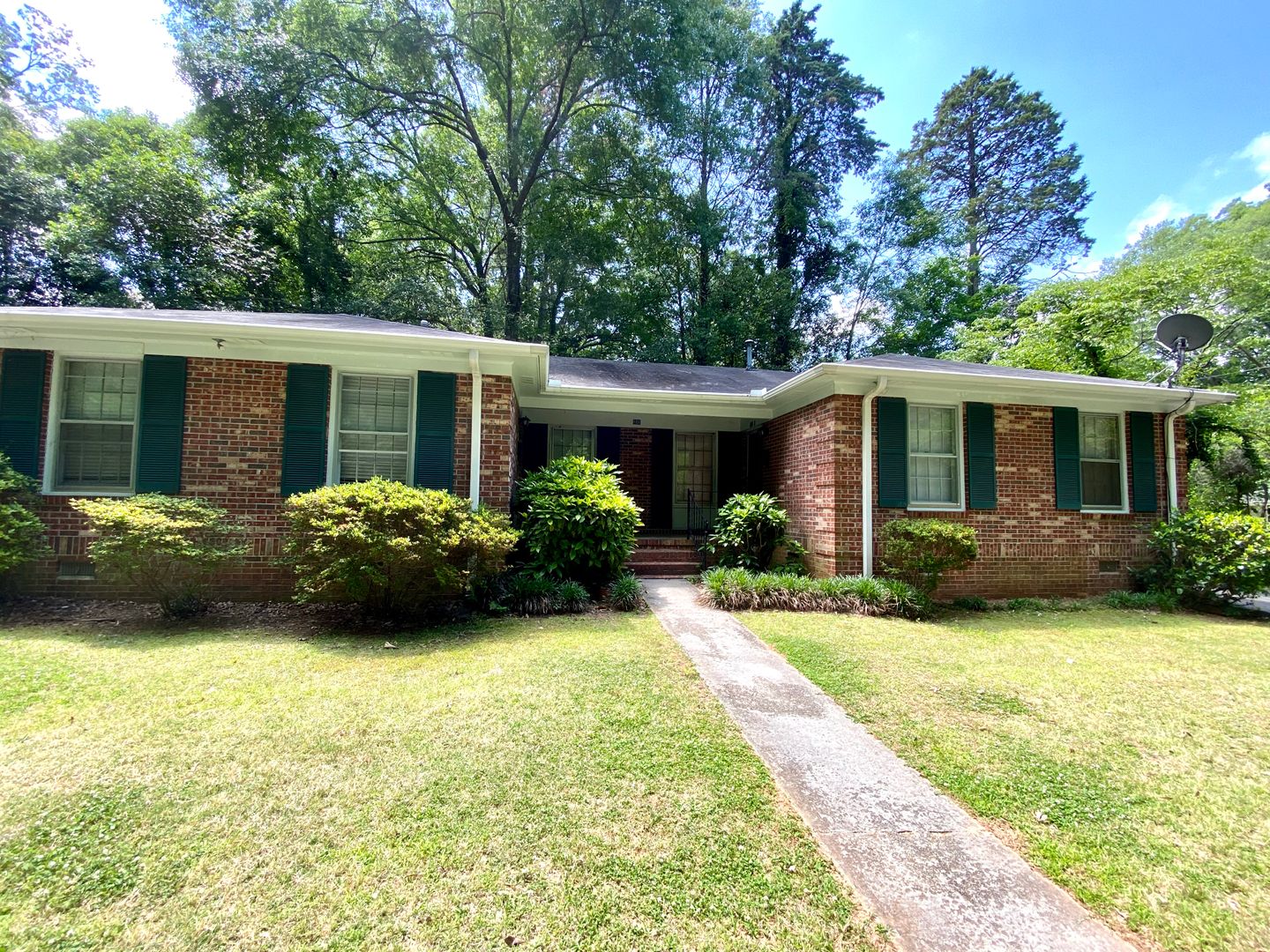 Clemson Apartment: 106 Strode Circle