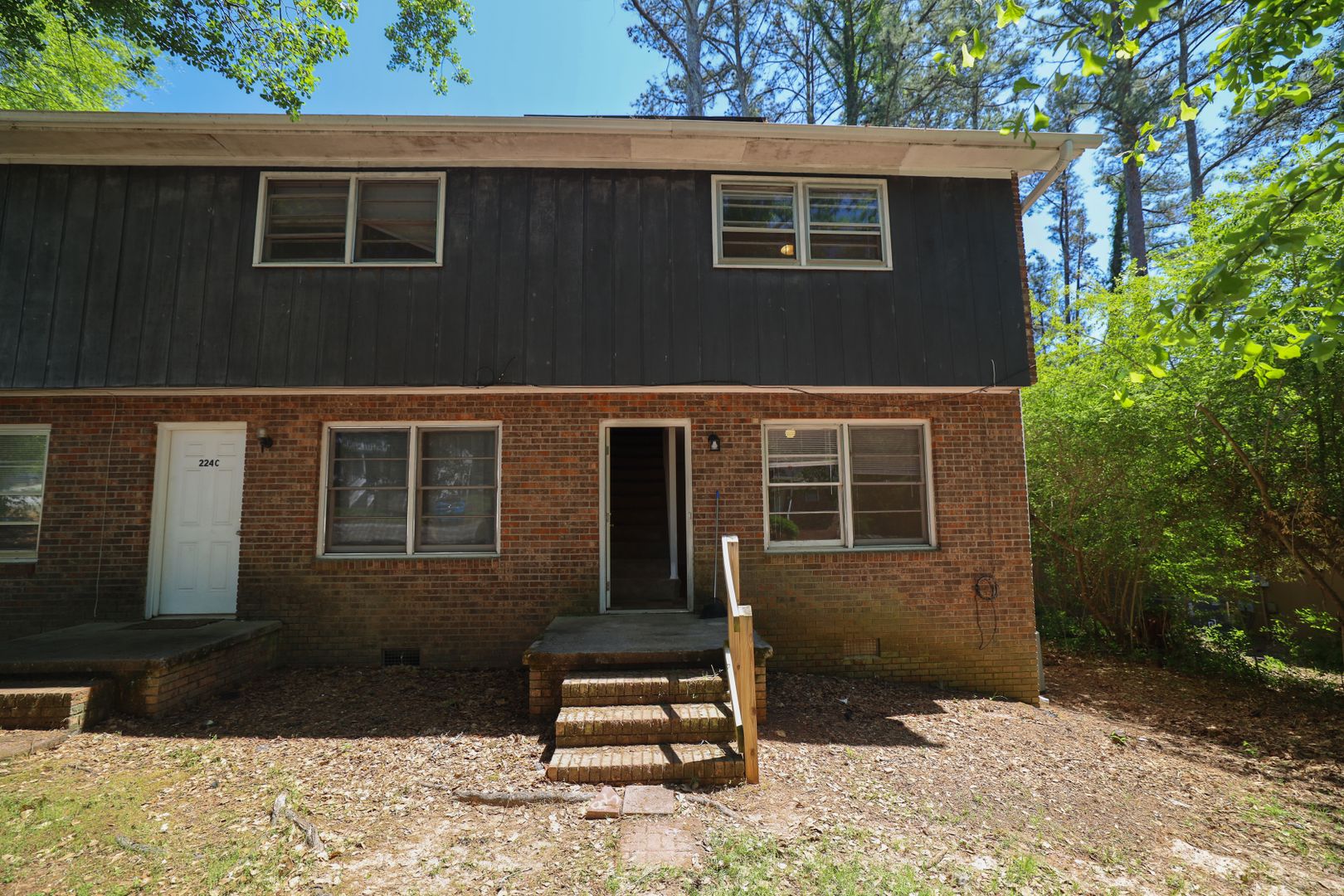 Clemson Apartment: 224 Charleston Ave