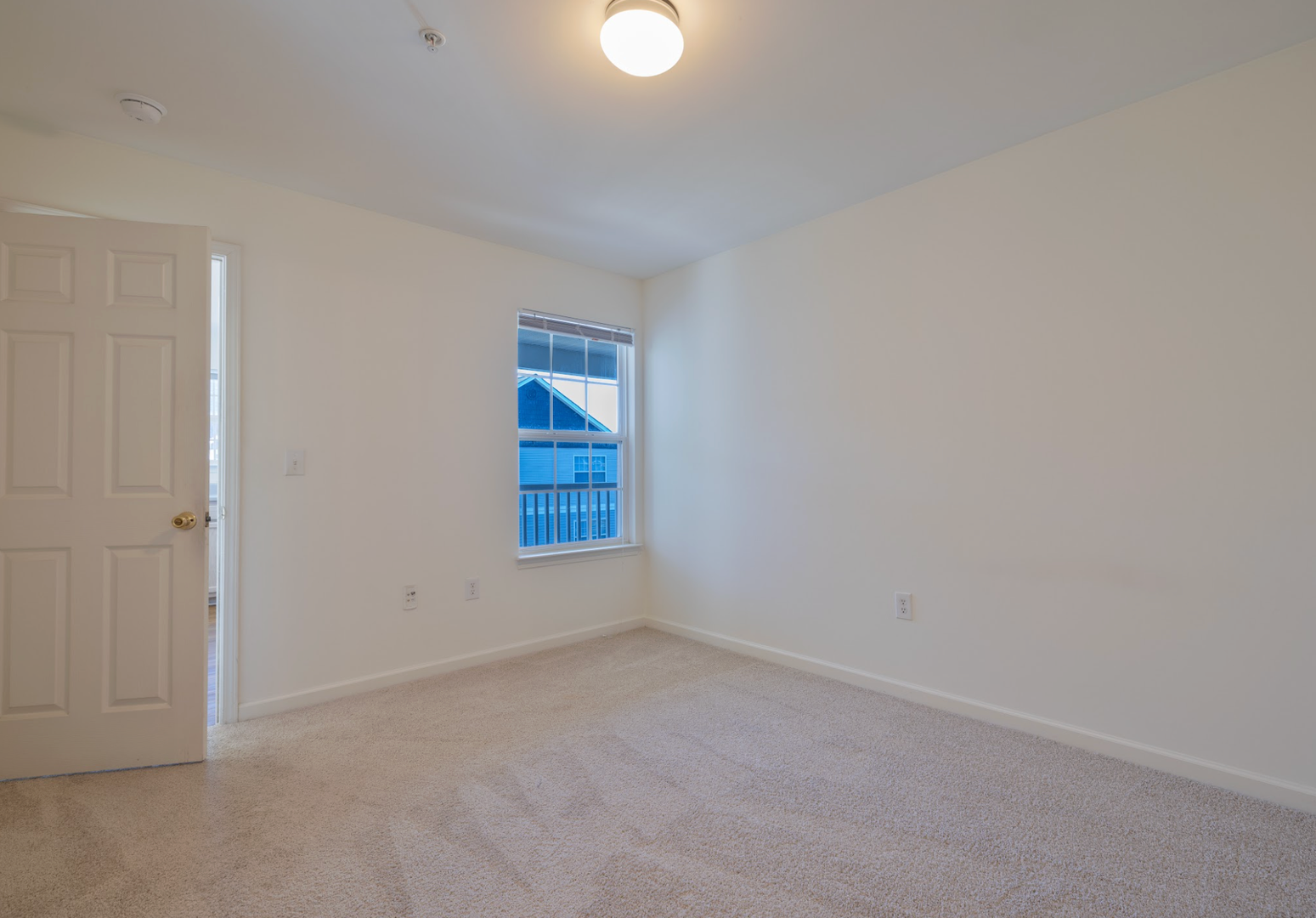 Central Apartment: 146 University Village Dr Apt K