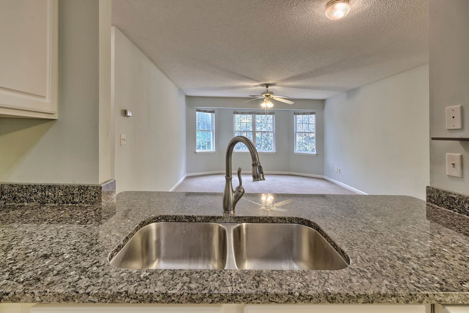 Clemson Apartment: 818 College Ave