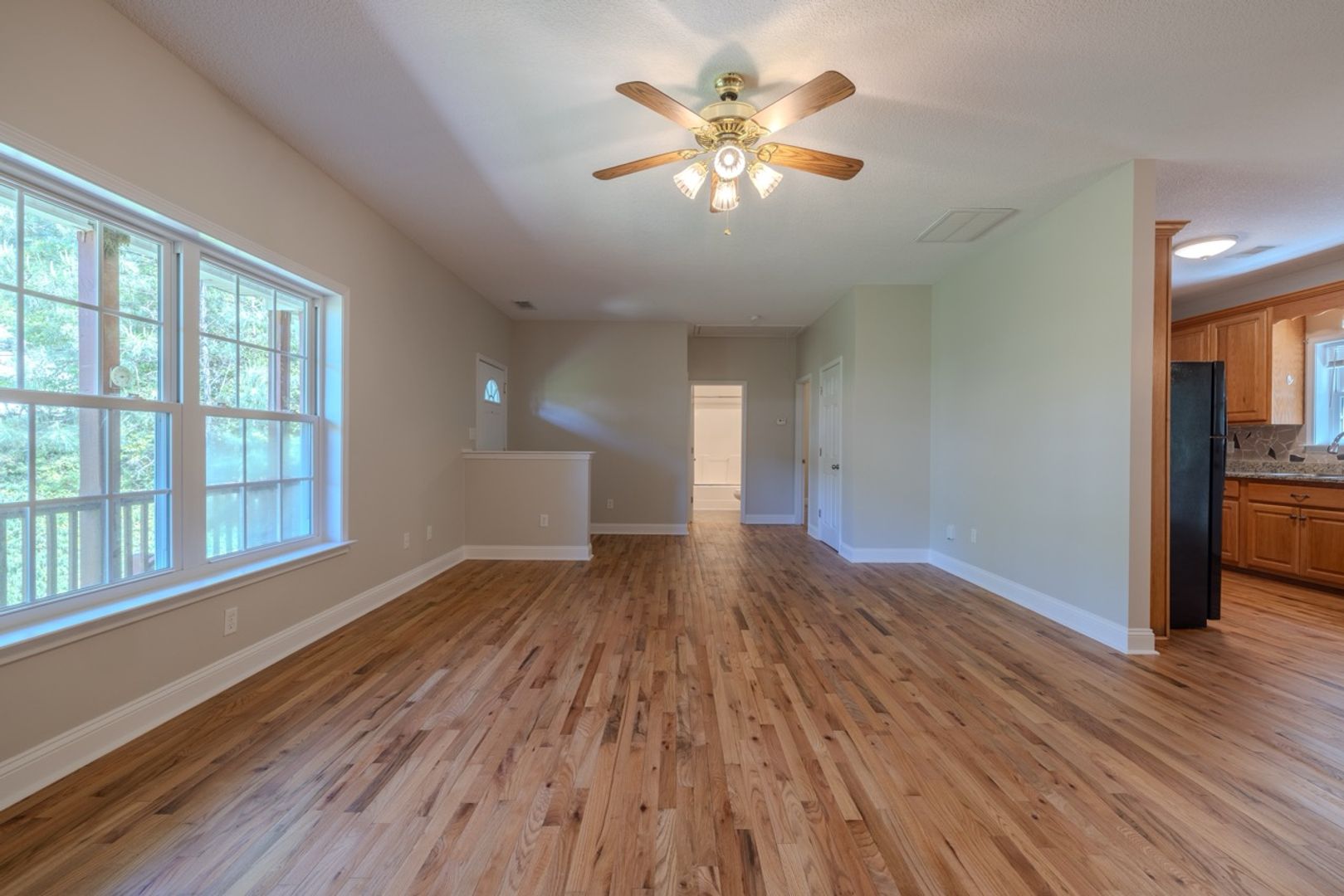 Seneca House: 131 Eric Dr