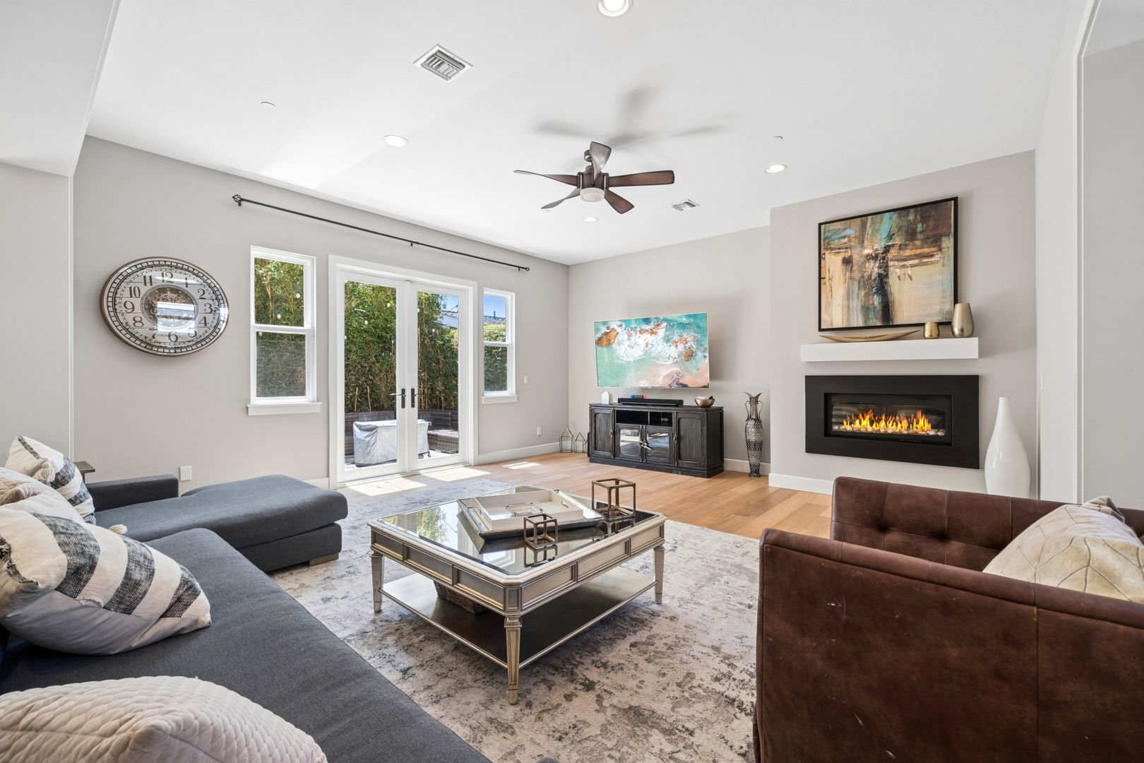 Costa Mesa House: 268 Palmer St
