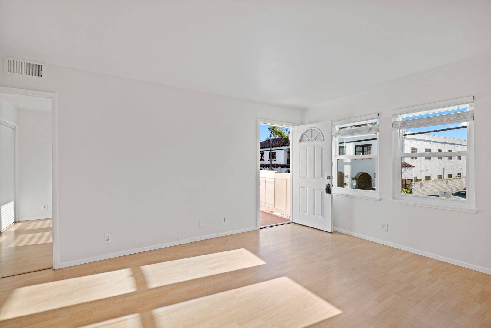 Costa Mesa Apartment: 231 Cabrillo St.