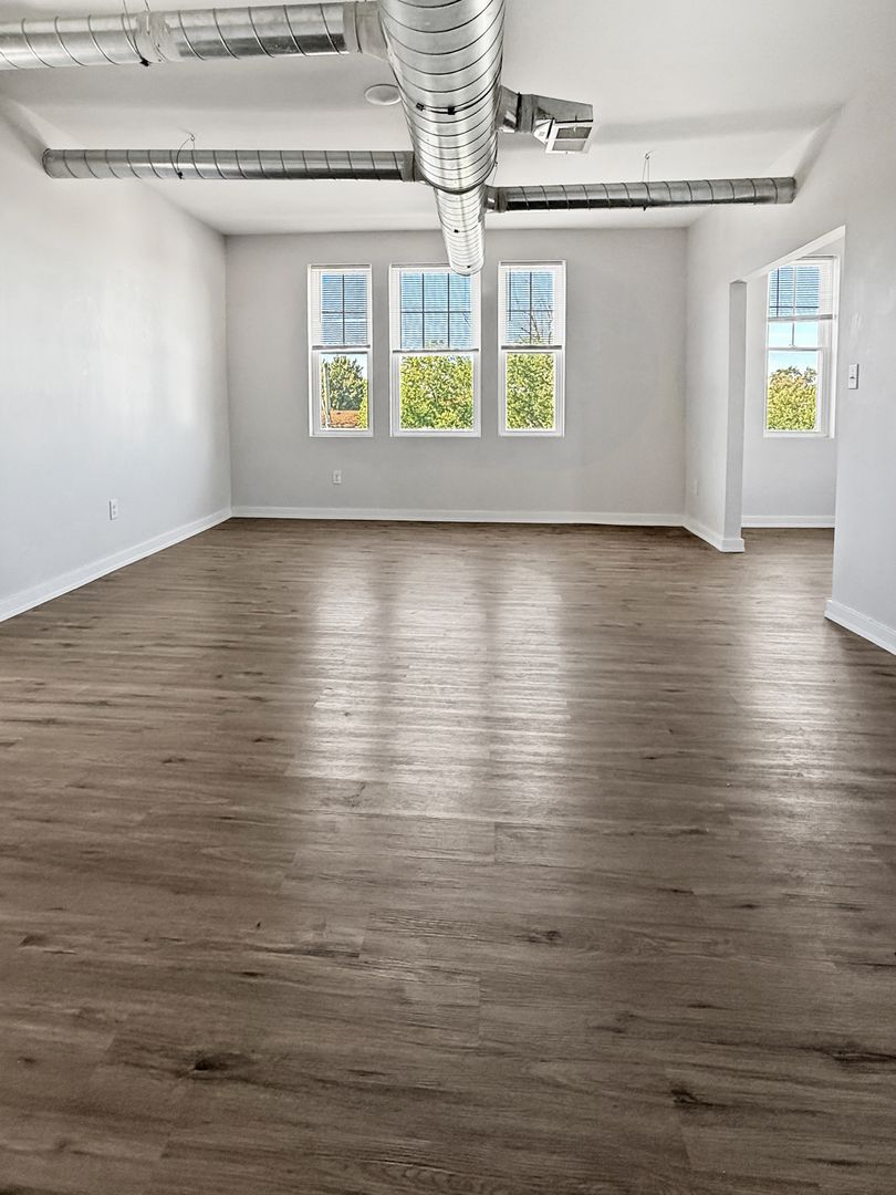 Detroit Apartment: 10210 Second Ave