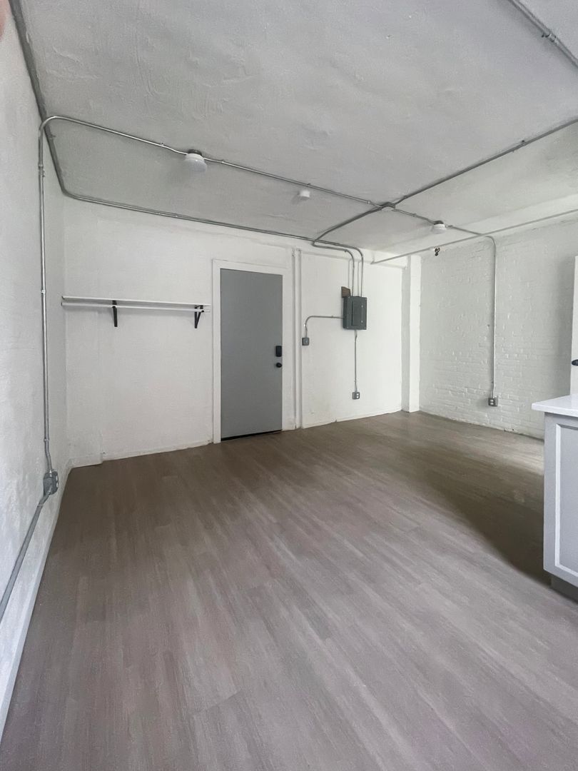 Detroit Apartment: 1415 Glynn Court