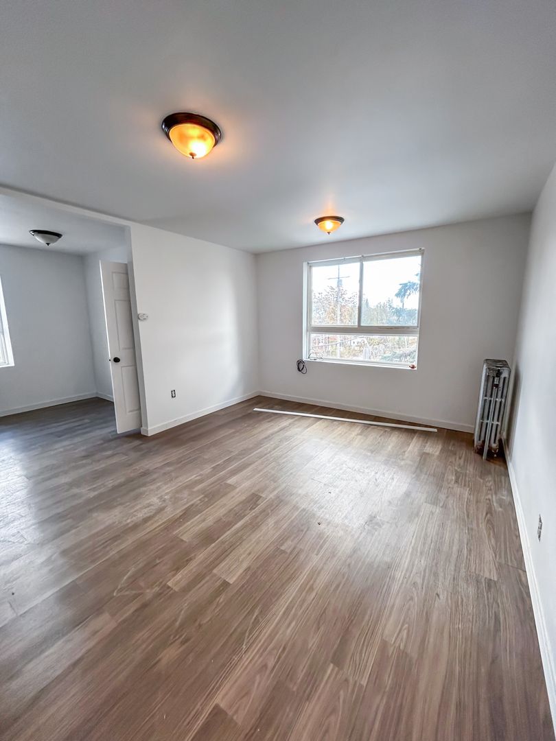 Detroit Apartment: 2690 W Boston