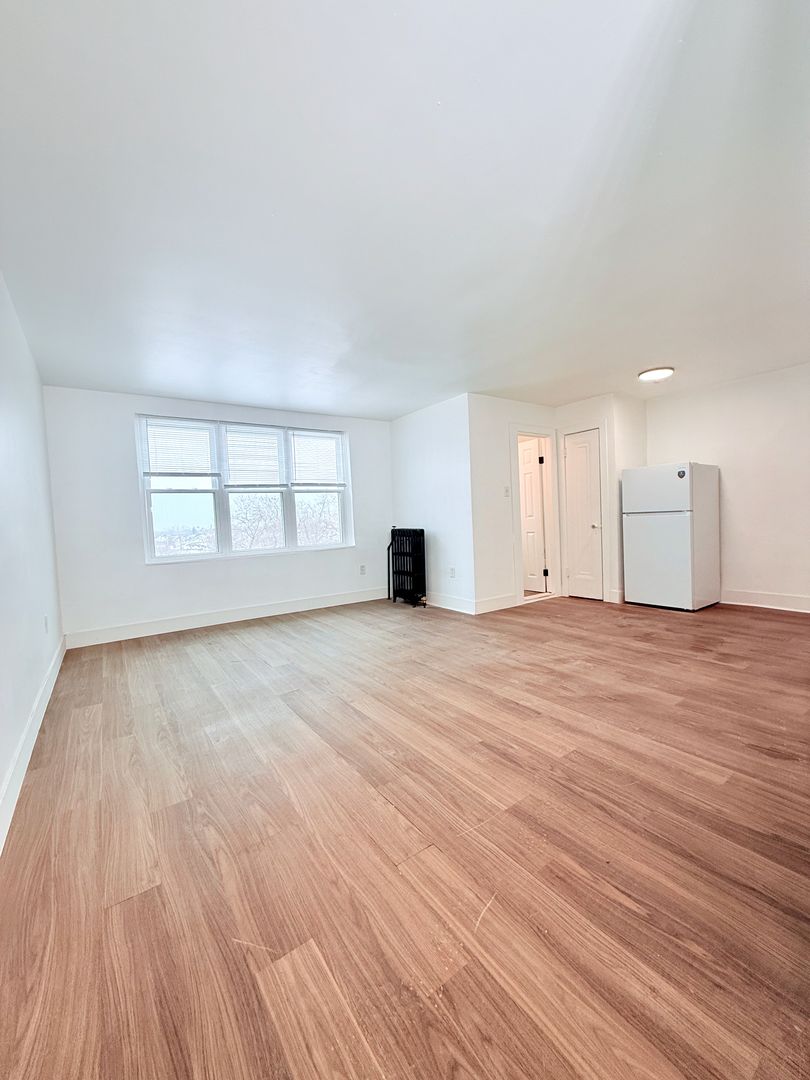 Detroit Apartment: 2690 W Boston