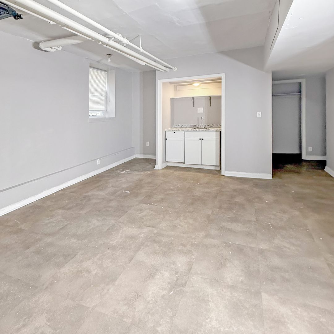Detroit Apartment: 2258 W Grand Blvd