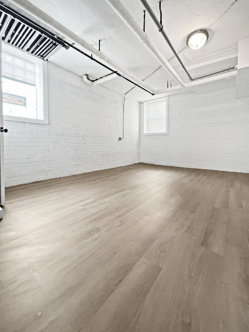 Detroit Apartment: 2690 W Boston