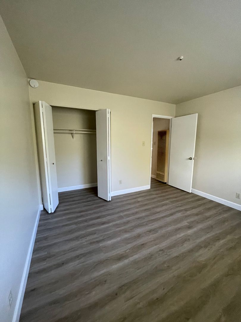 Sebastopol Apartment: 421 West St