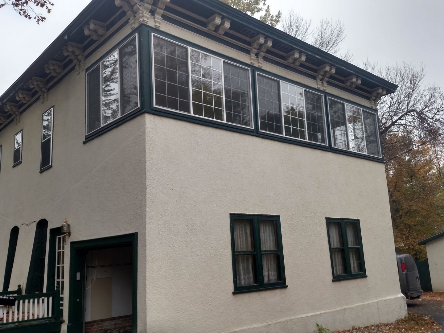 Alexandria Apartment: 415 7th Ave E