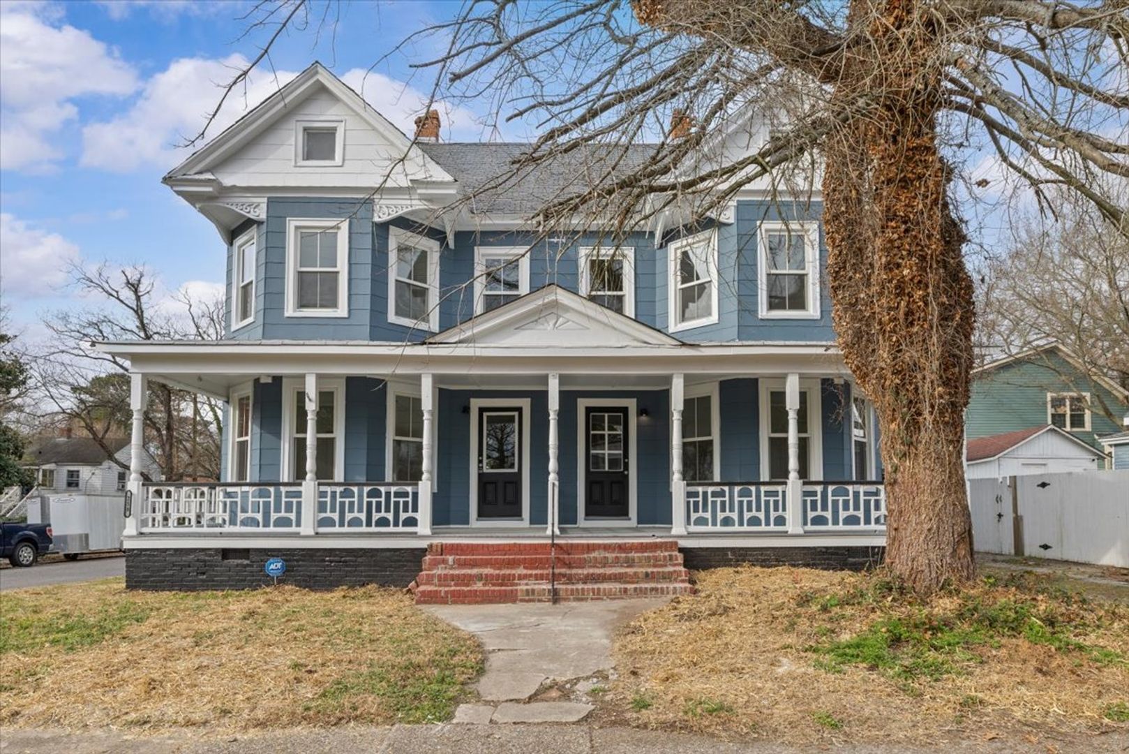 Portsmouth Apartment: 258 Douglas ave