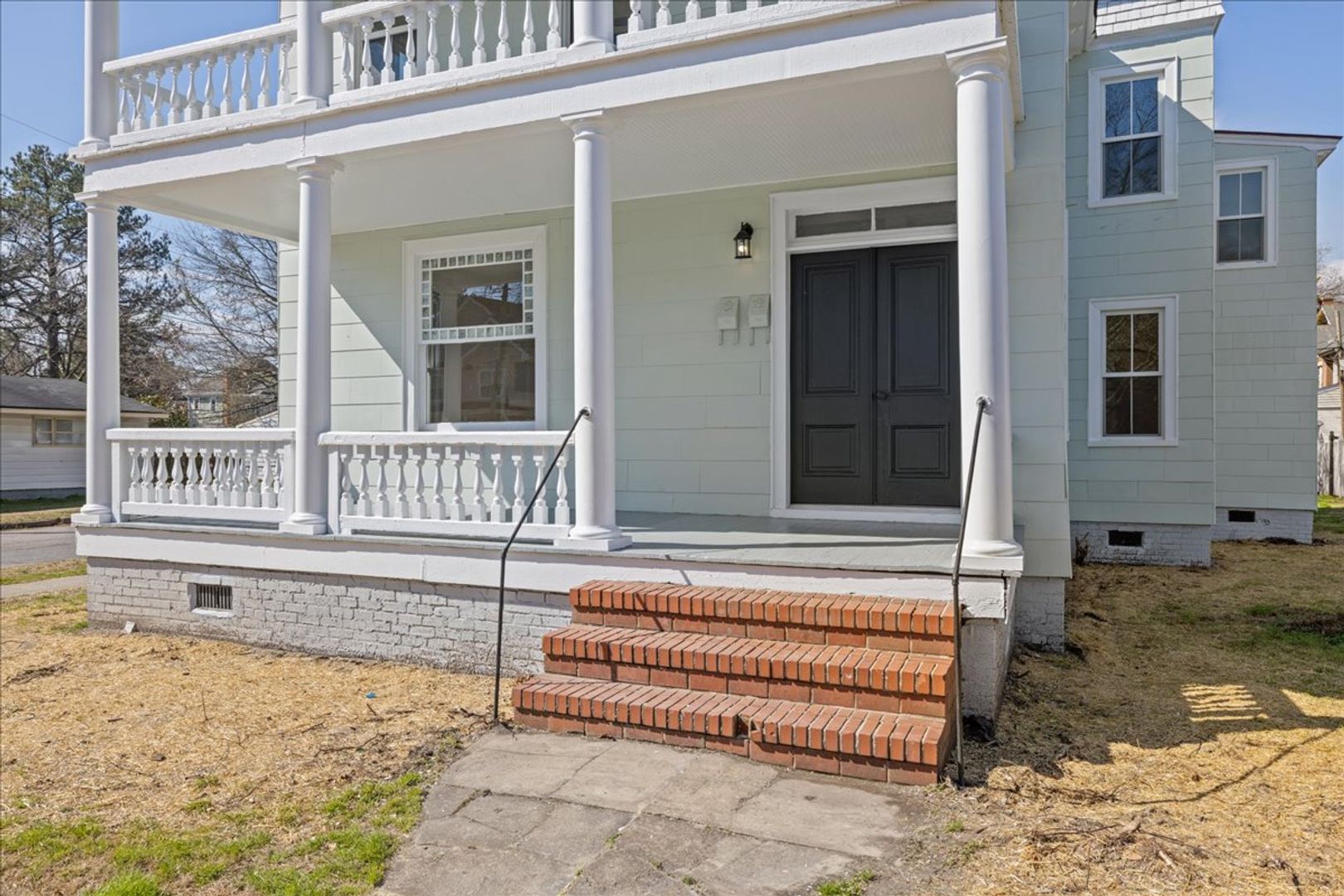 Portsmouth Apartment: 258 maryland ave