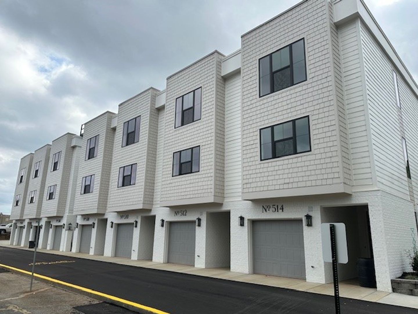 Florence Townhome: 150-162 N Poplar St, 502-514 E Mobile St