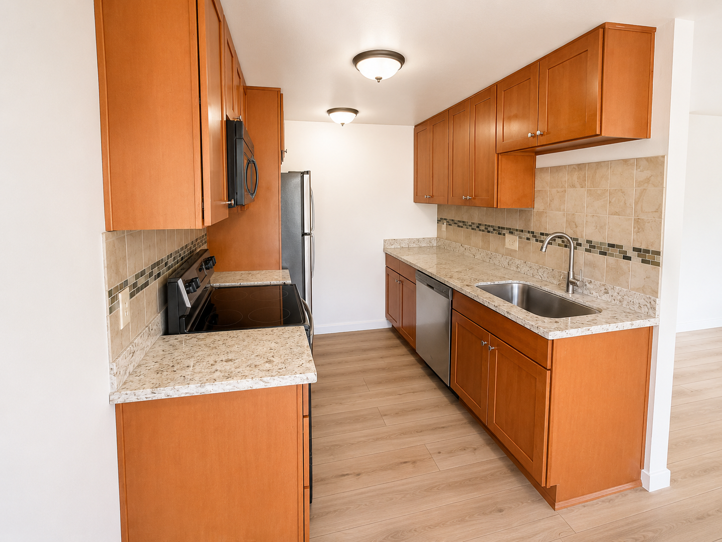 Kent Apartment: 1605 Maple Lane