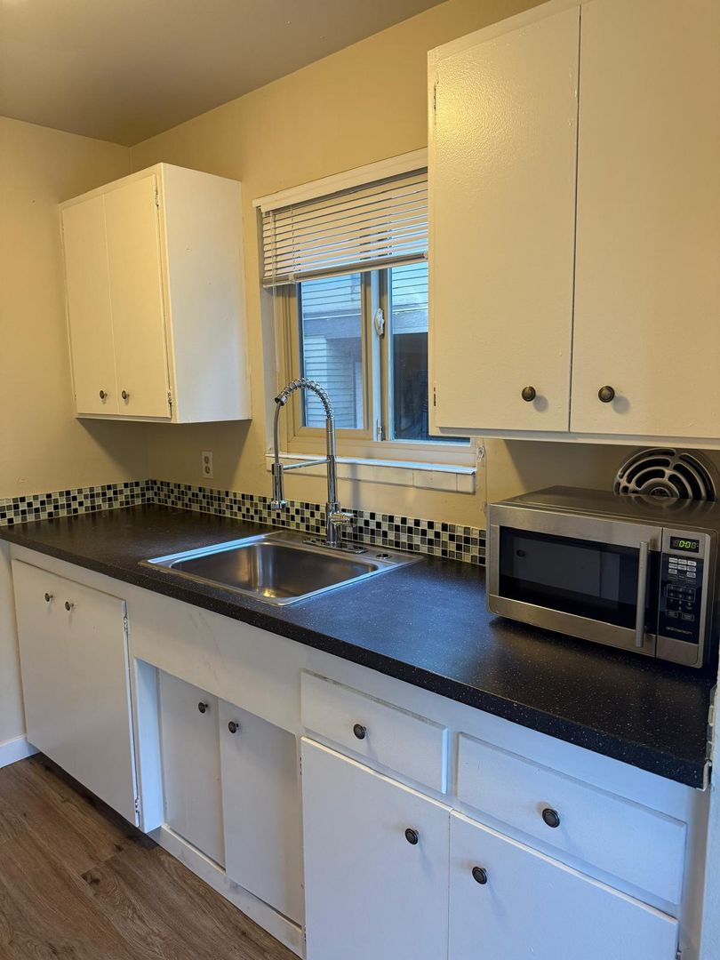 Seattle Apartment: 601 E Roy St