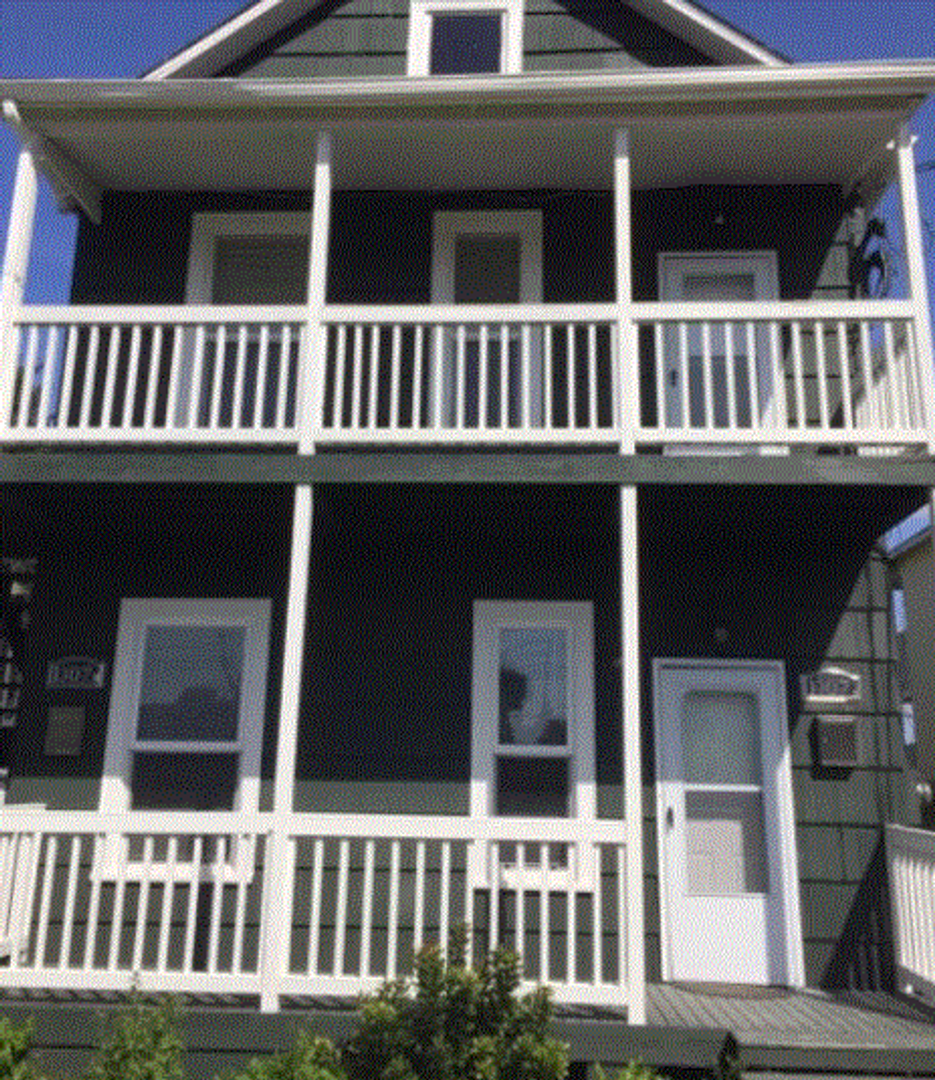 Tacoma Apartment: 1307 S Sheridan Ave