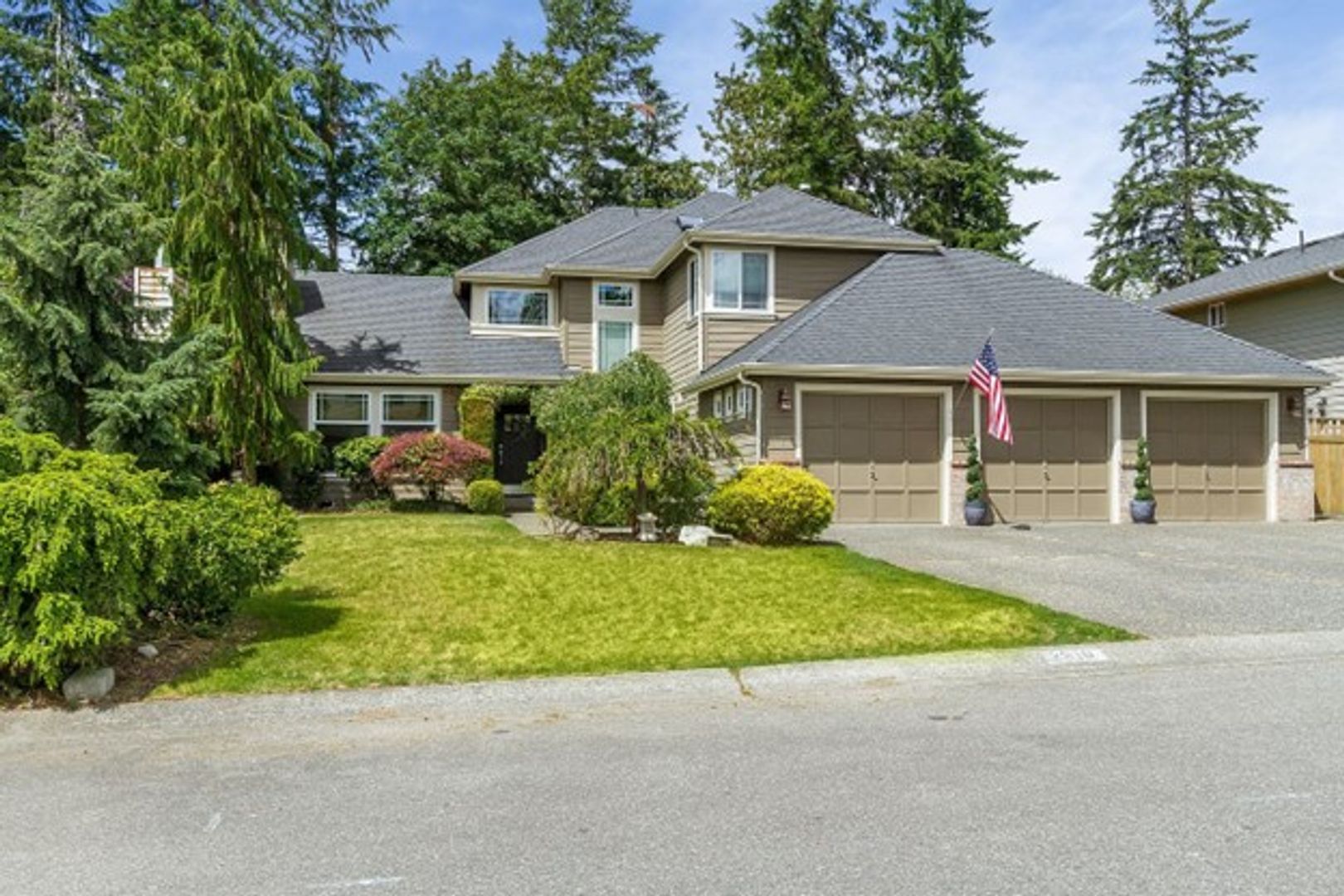 Bothell House: 22916 14th Pl W