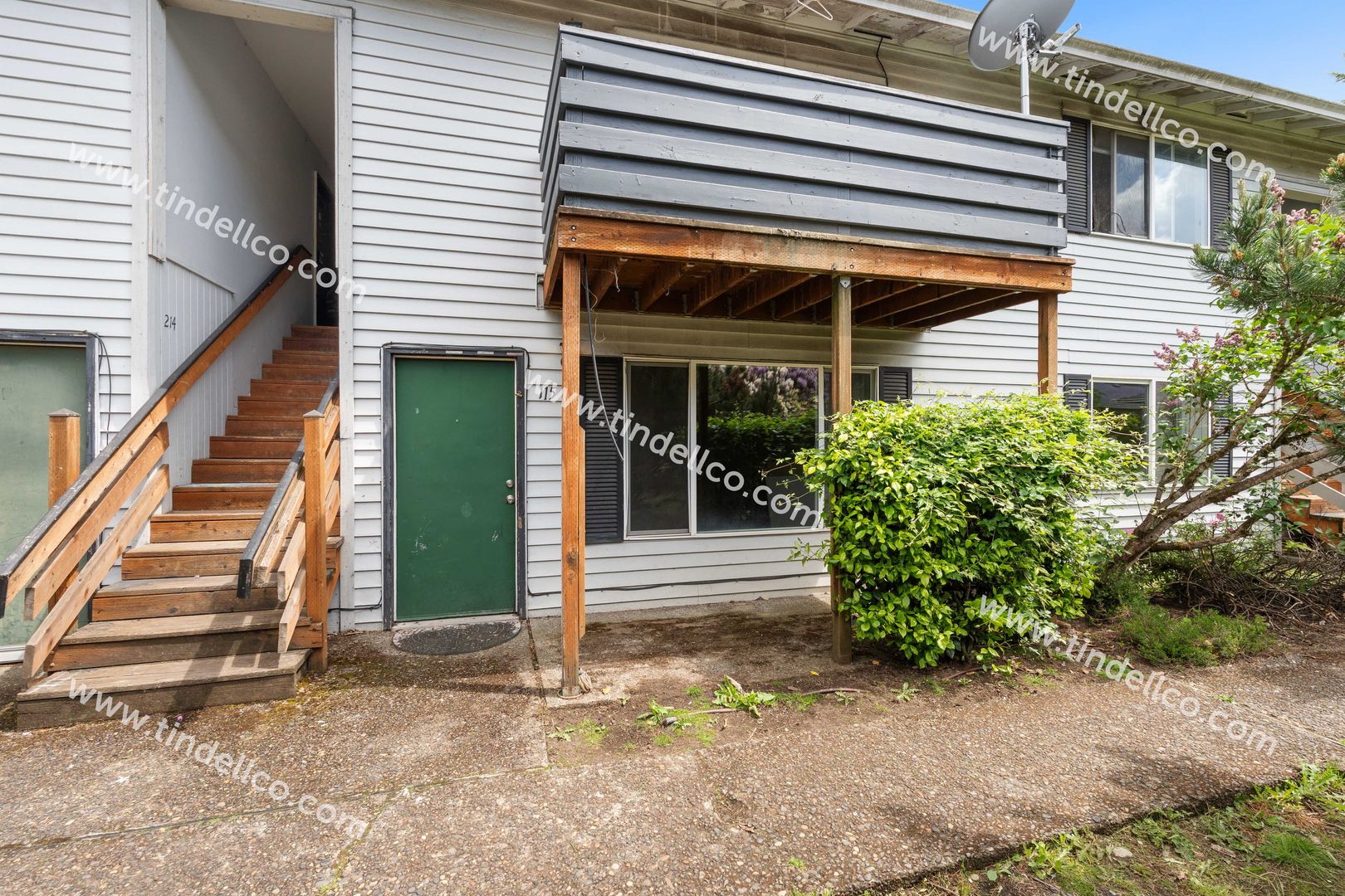 Portland Apartment: 19849 NE Halsey St