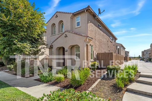 4306 Natomas Central Dr - Tier 2 - Spacious and Stylish North Natomas Home – photo 1