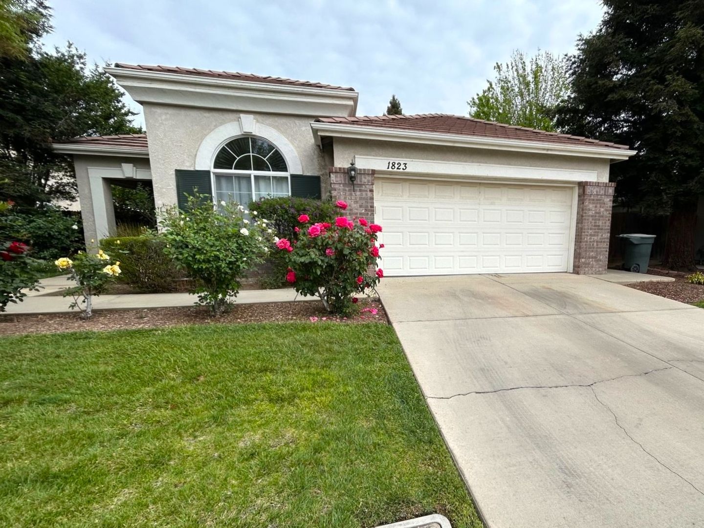 Merced House: 1823 Edgewood Ct.