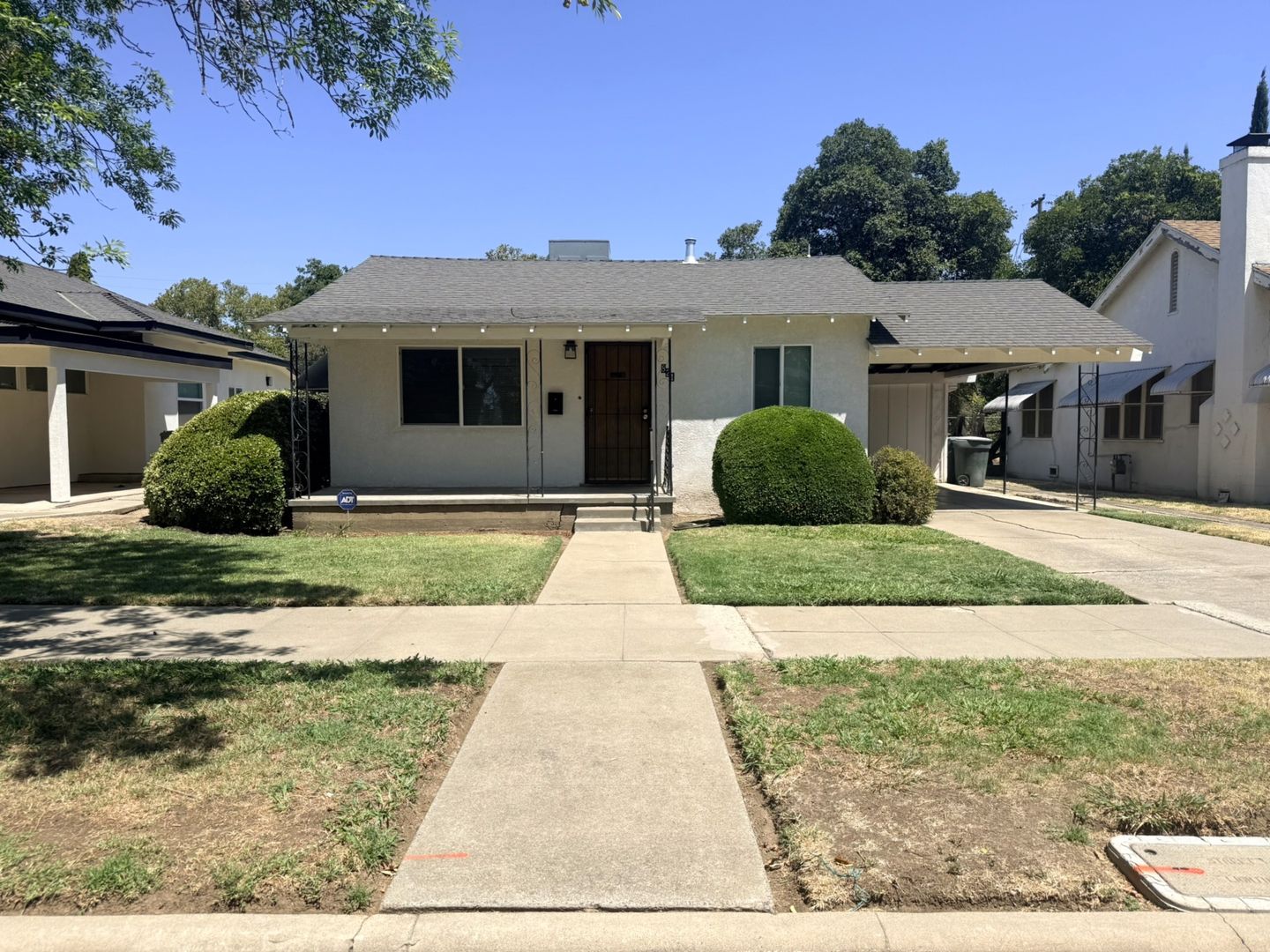 Merced Apartment: 823 W 21st St.