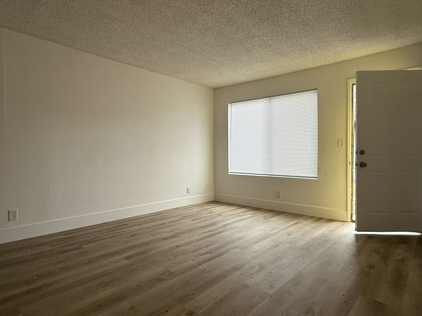 Merced Apartment: 3100 Denver Ave.