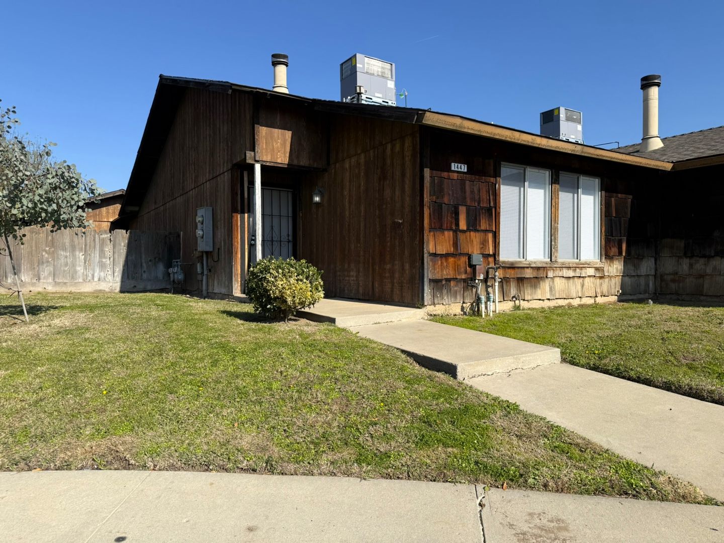 Merced Apartment: 1445 & 1447 Madison Ct.