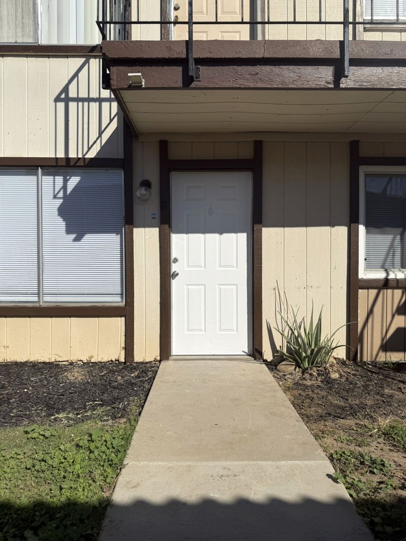 Merced Apartment: 3100 Denver Ave.