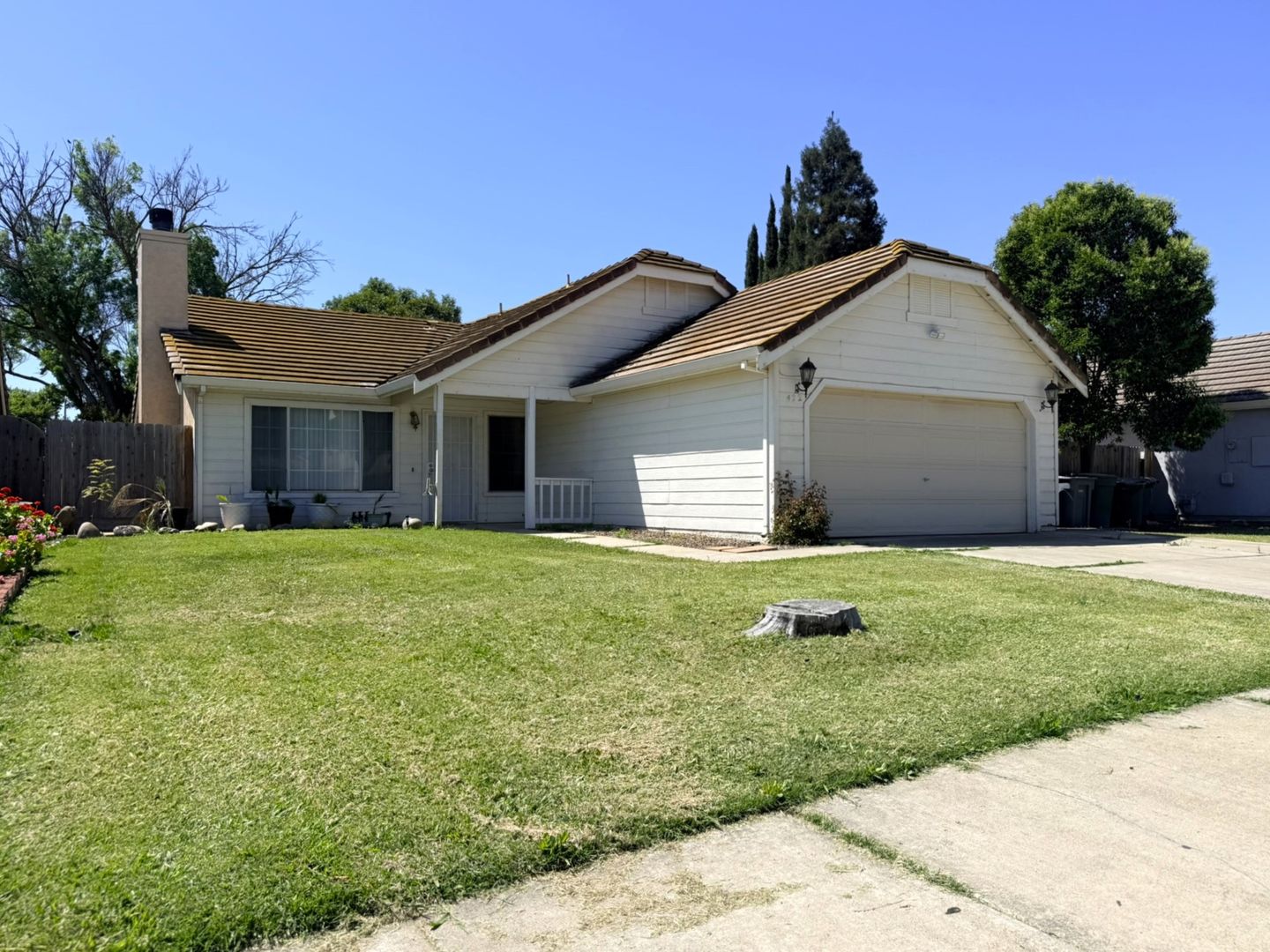 Merced House: 422 El Portal Court