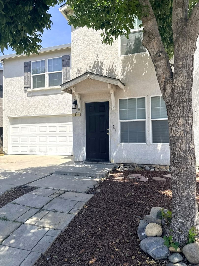 Merced House: 1281 Sunrise Dr