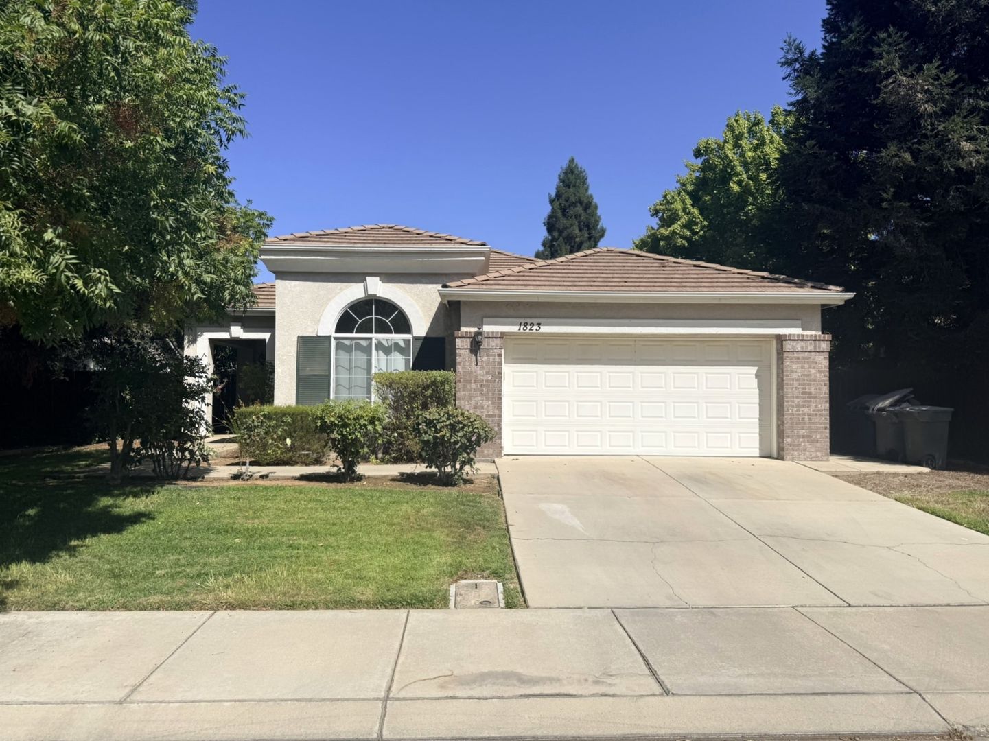 Merced House: 1823 Edgewood Ct.