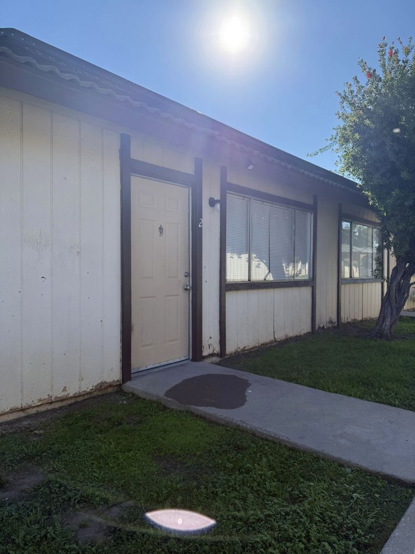 Merced Apartment: 3100 Denver Ave.