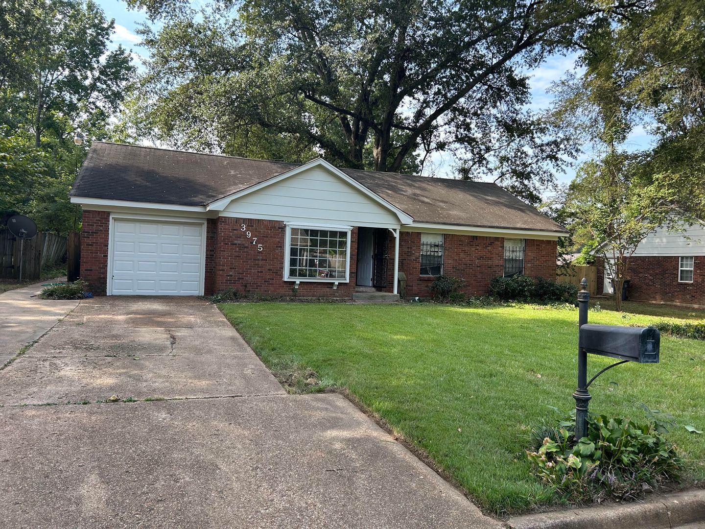 Memphis House: 3975 McWeeny