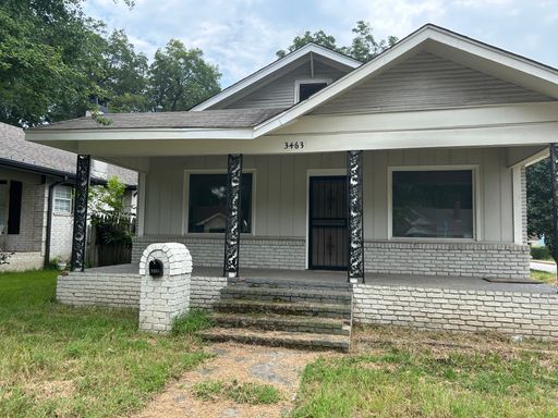 4 BR 2 bath – photo 1