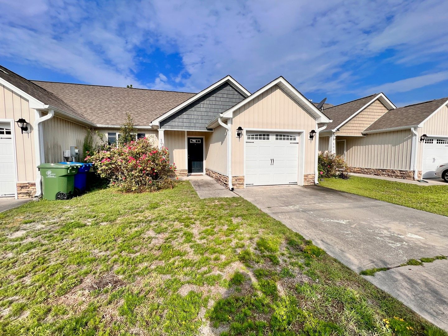 Holly Ridge House: 170 Pine Hollow Road