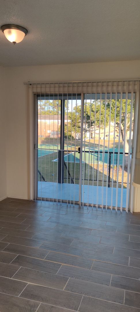 Orlando Apartment: 5325 Curry Ford Rd.