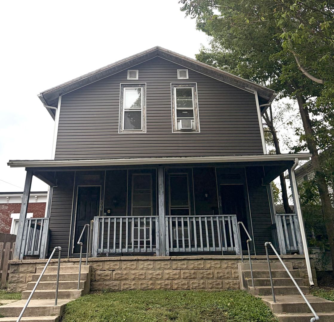 Lafayette Apartment: 906 - 908 North 11th Street