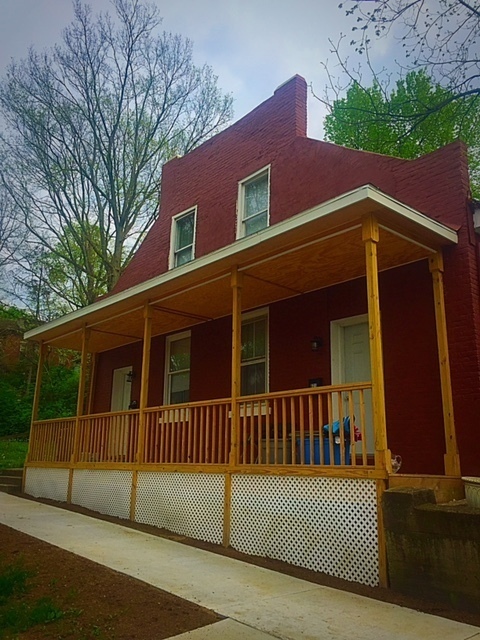 Lafayette Apartment: 621-623 New York Street