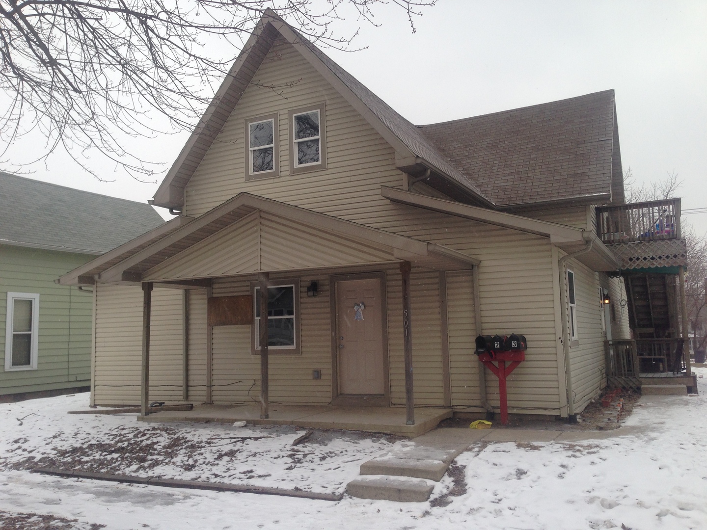 Frankfort Apartment: 501 South Main St