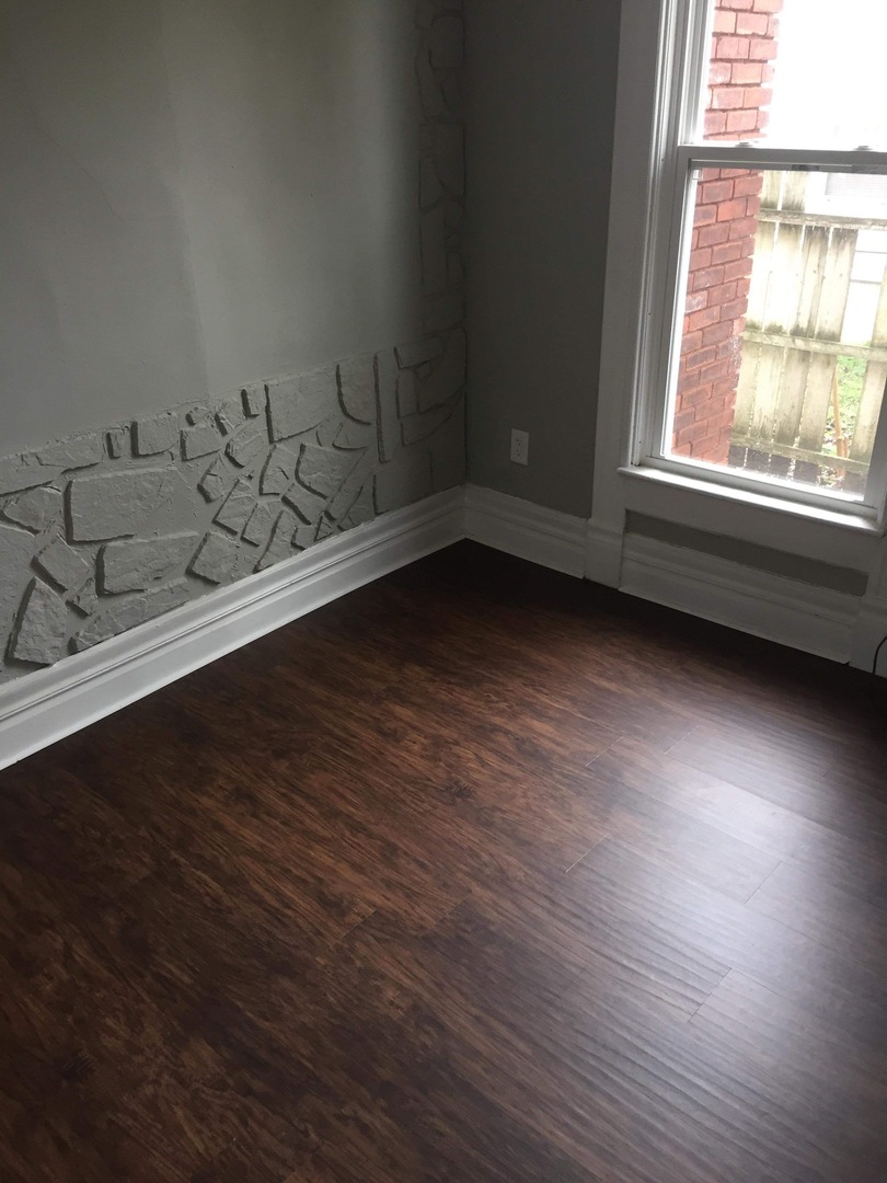 Frankfort Apartment: 556 North Clay Street