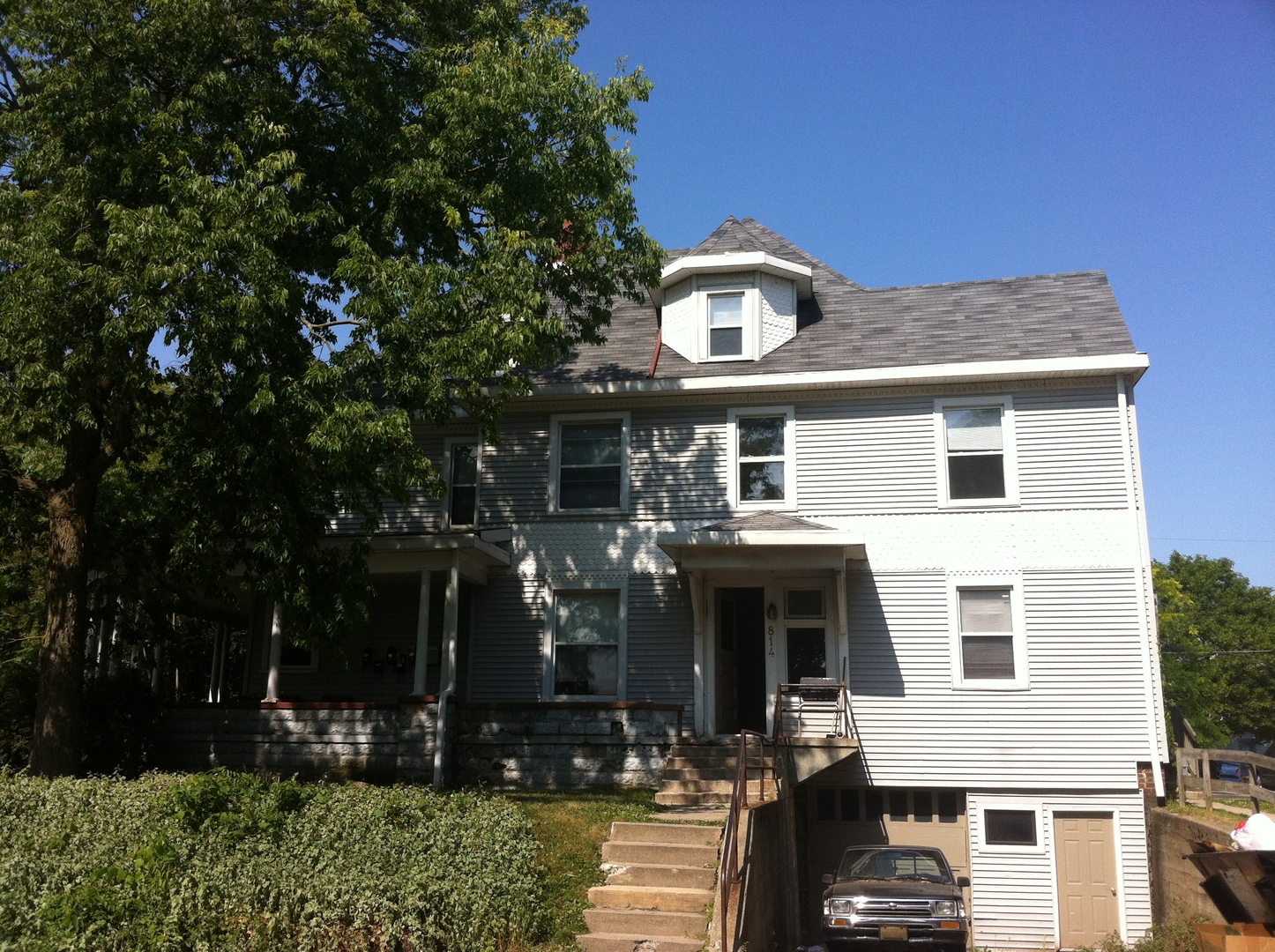 Lafayette Apartment: 814 North 10th Street