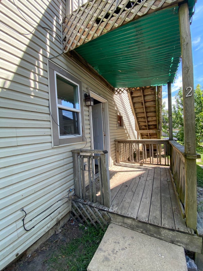 Frankfort Apartment: 501 South Main St