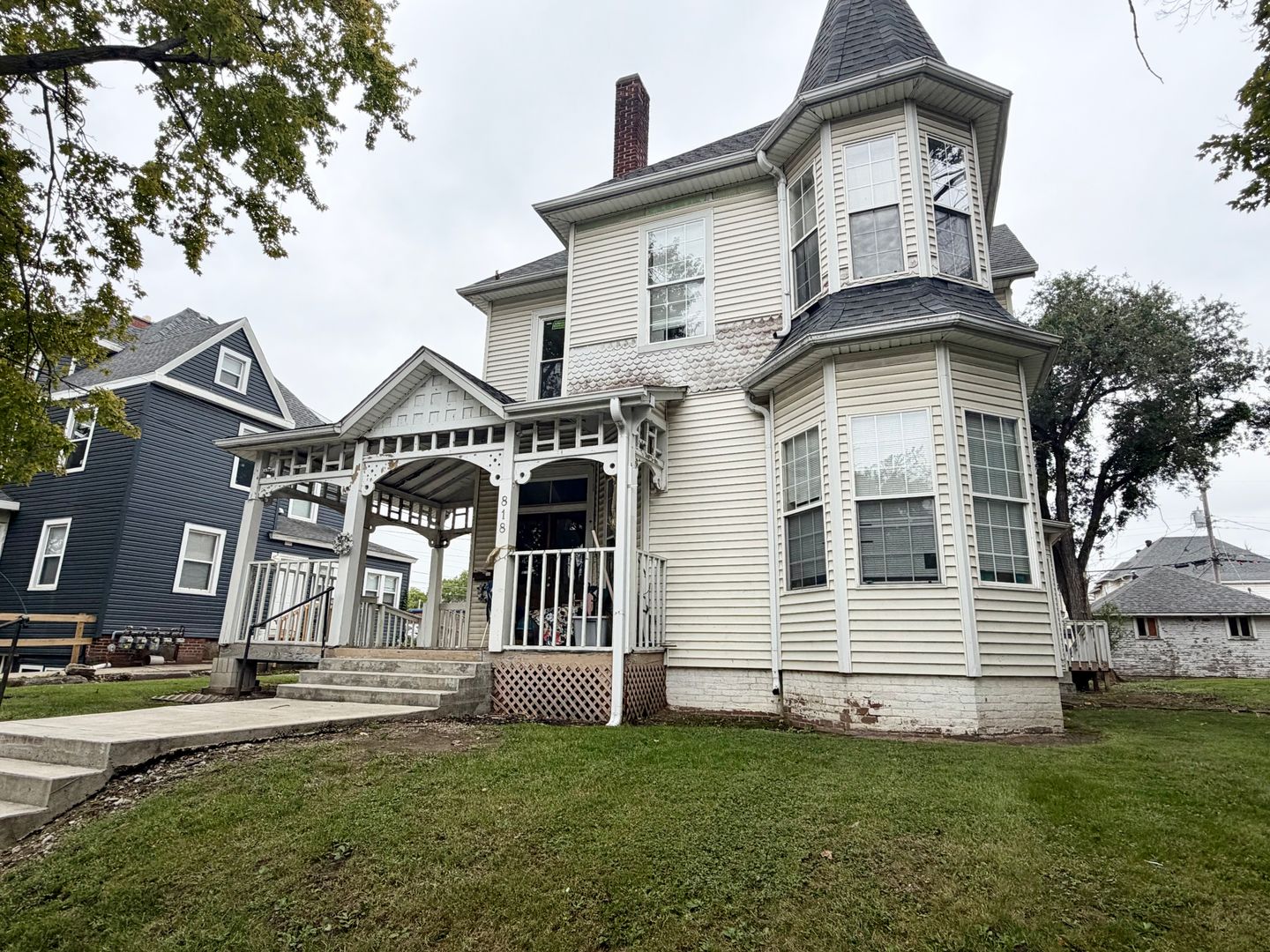 Lafayette Apartment: 818 North 10th Street