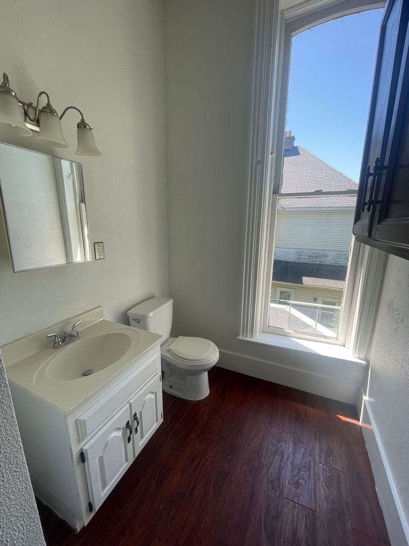 Lafayette Apartment: 824 N. 10th St