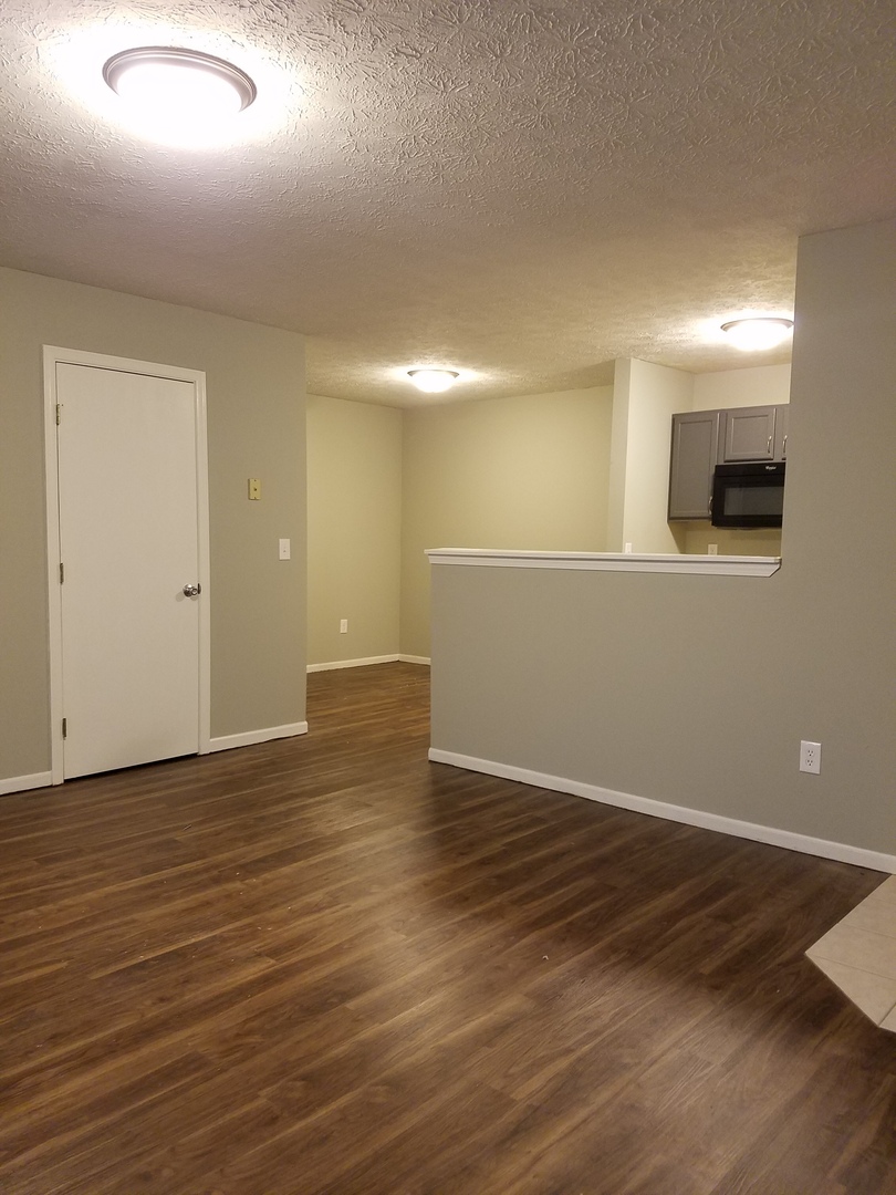 Lafayette Apartment: 80 Bridgewater Ct