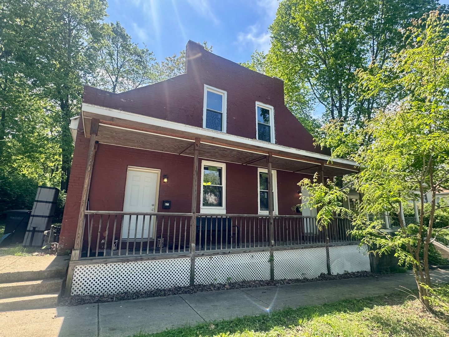 Lafayette Apartment: 621-623 New York Street